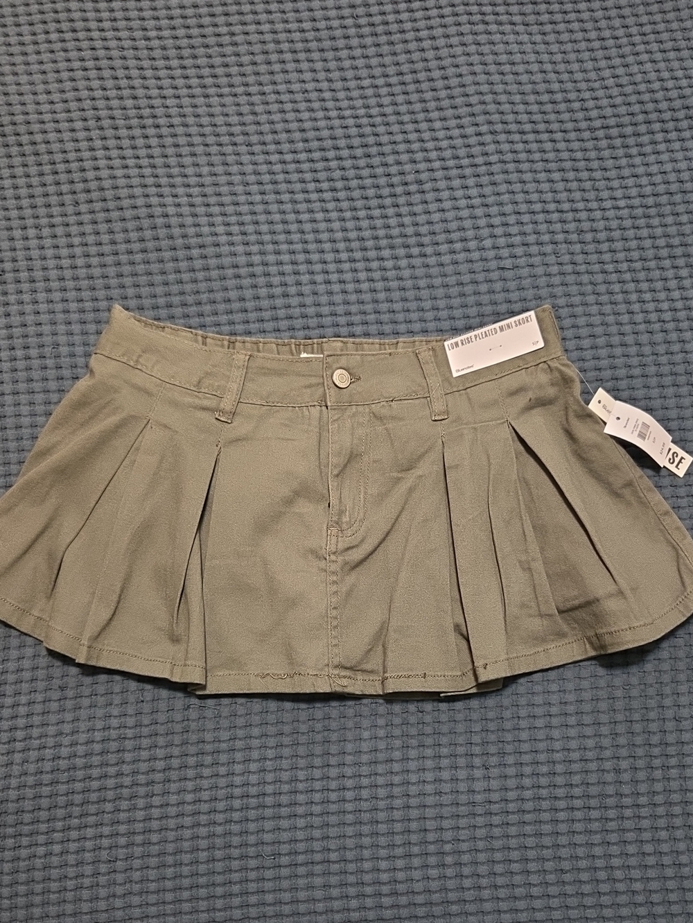 NWT Bluenotes pleated mini skort